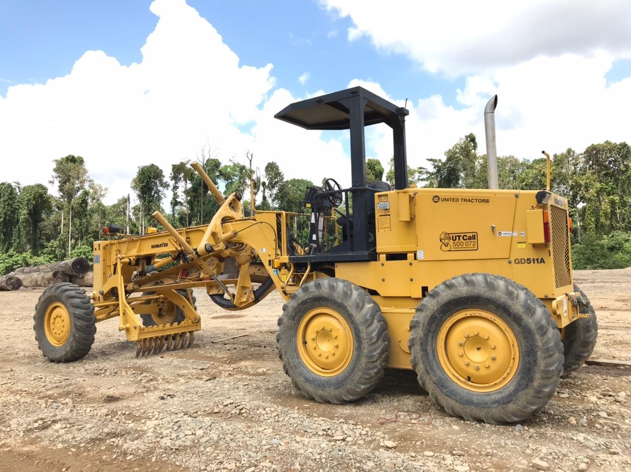 Unit motor grader GD511A-1 milik PT Bina Nusa Lestari